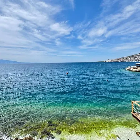 Good Vibes * Sarandë