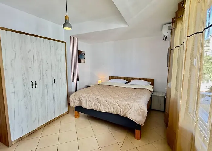 Good Vibes * Saranda